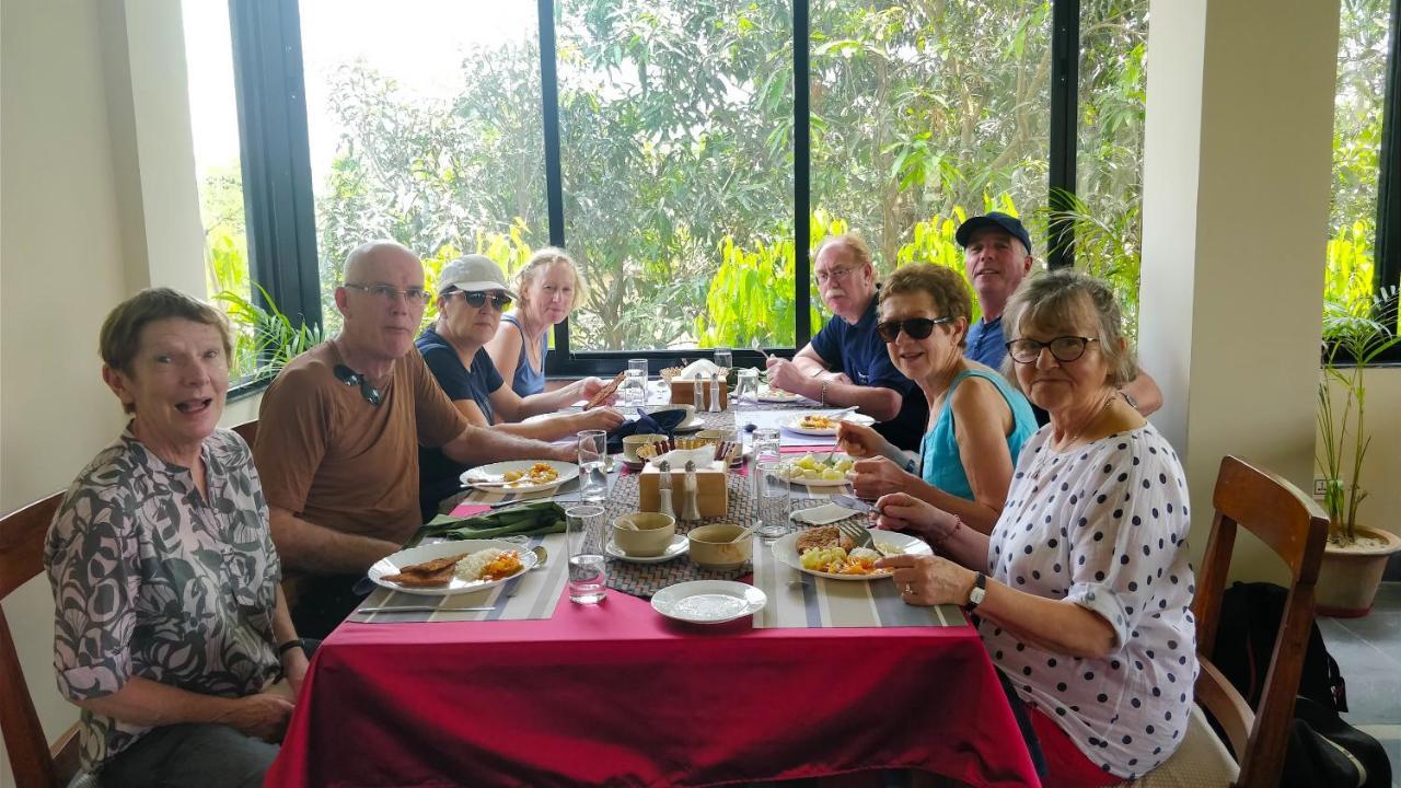 Rhino Land Jungle Lodge 사우라하 외부 사진
